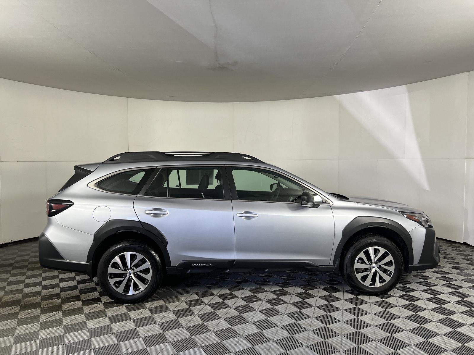 2025 Subaru Outback Base