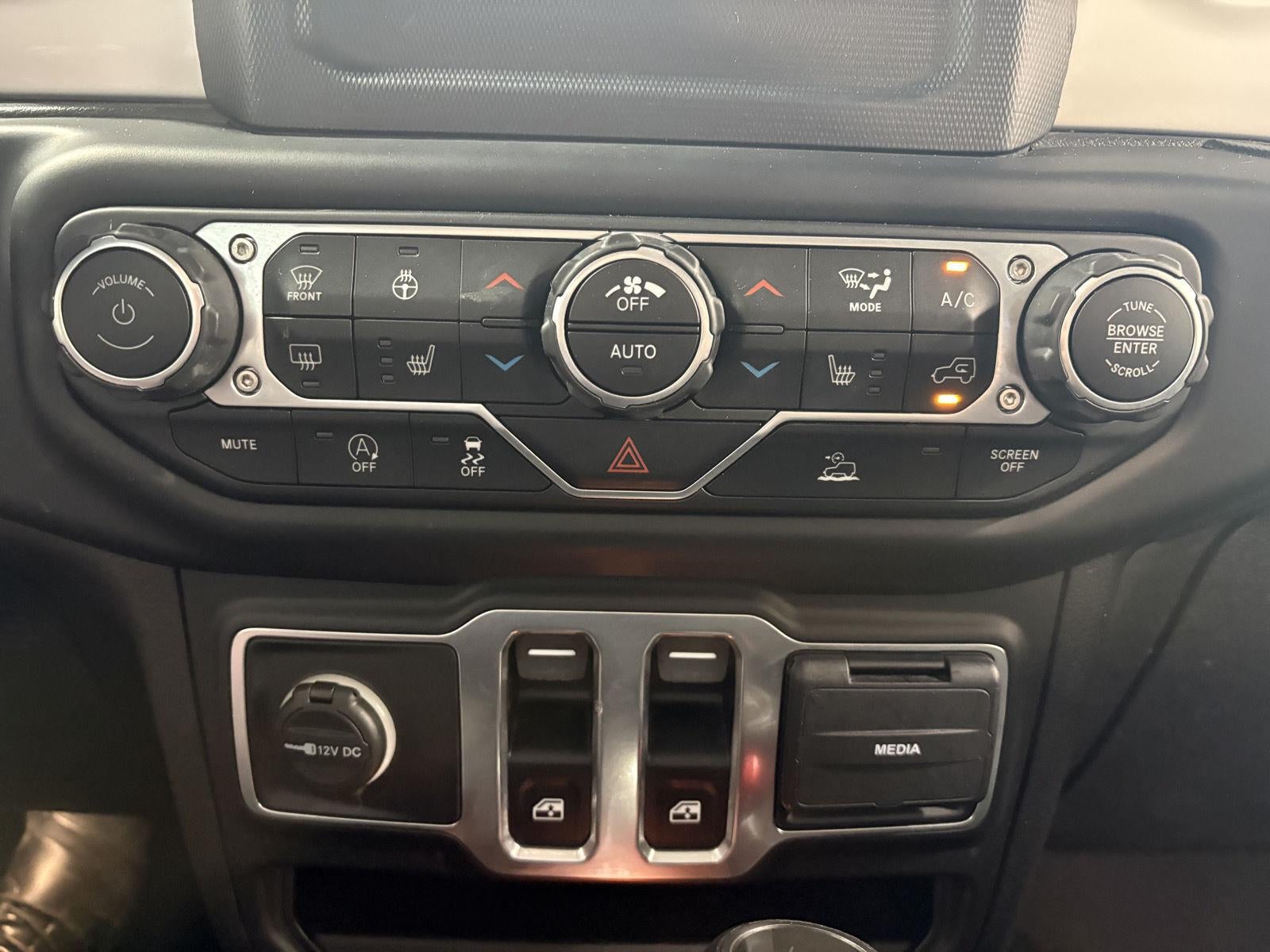 2021 Jeep Wrangler Islander