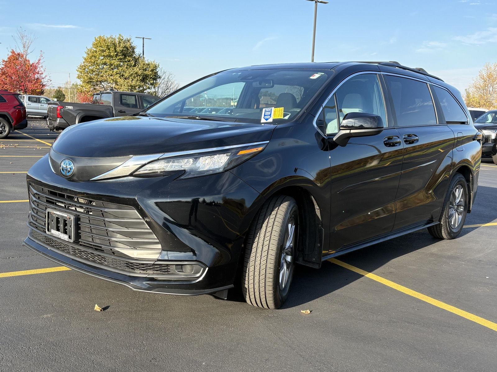 2025 Toyota Sienna LE 8-Passenger