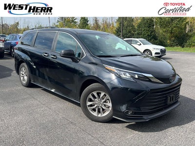 2025 Toyota Sienna XLE