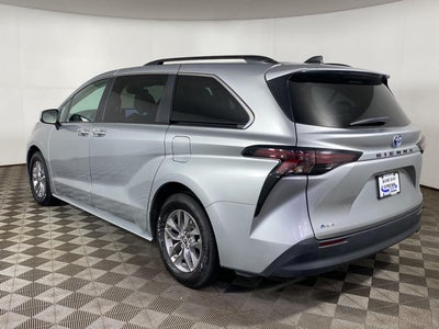 2025 Toyota Sienna XLE