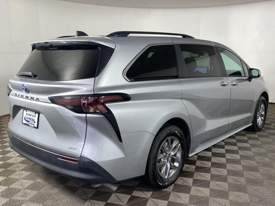 2025 Toyota Sienna XLE