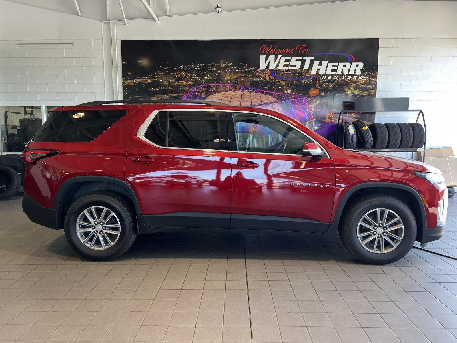 2023 Chevrolet Traverse LT Cloth
