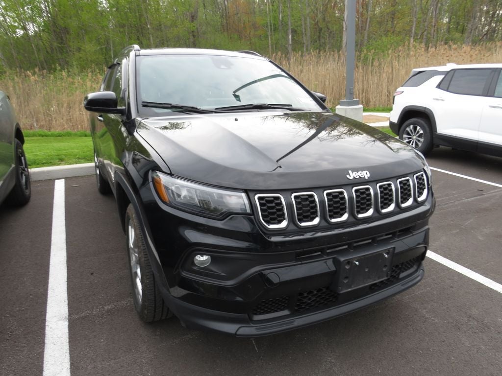 2024 Jeep Compass Latitude Lux