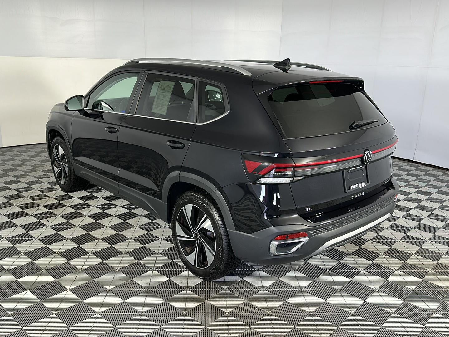 2026 Volkswagen Taos SE