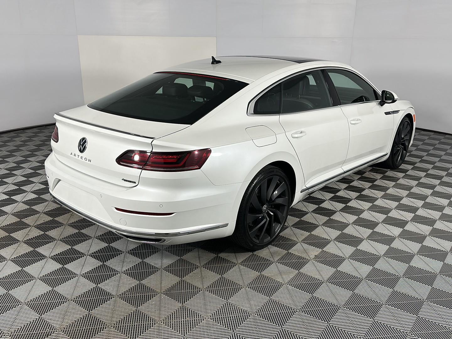 2023 Volkswagen Arteon SEL R-Line
