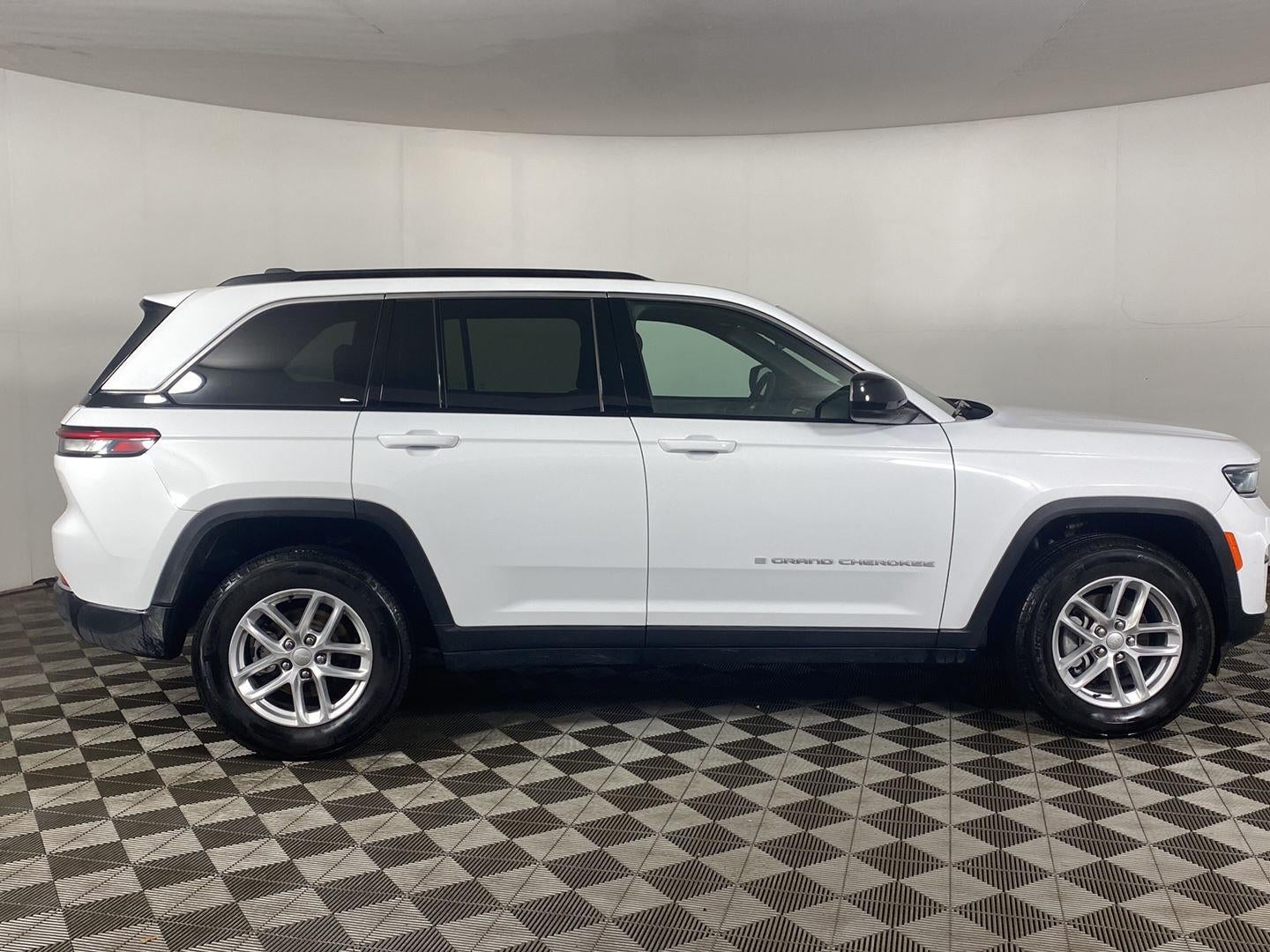2026 Jeep Grand Cherokee Laredo X 4x4