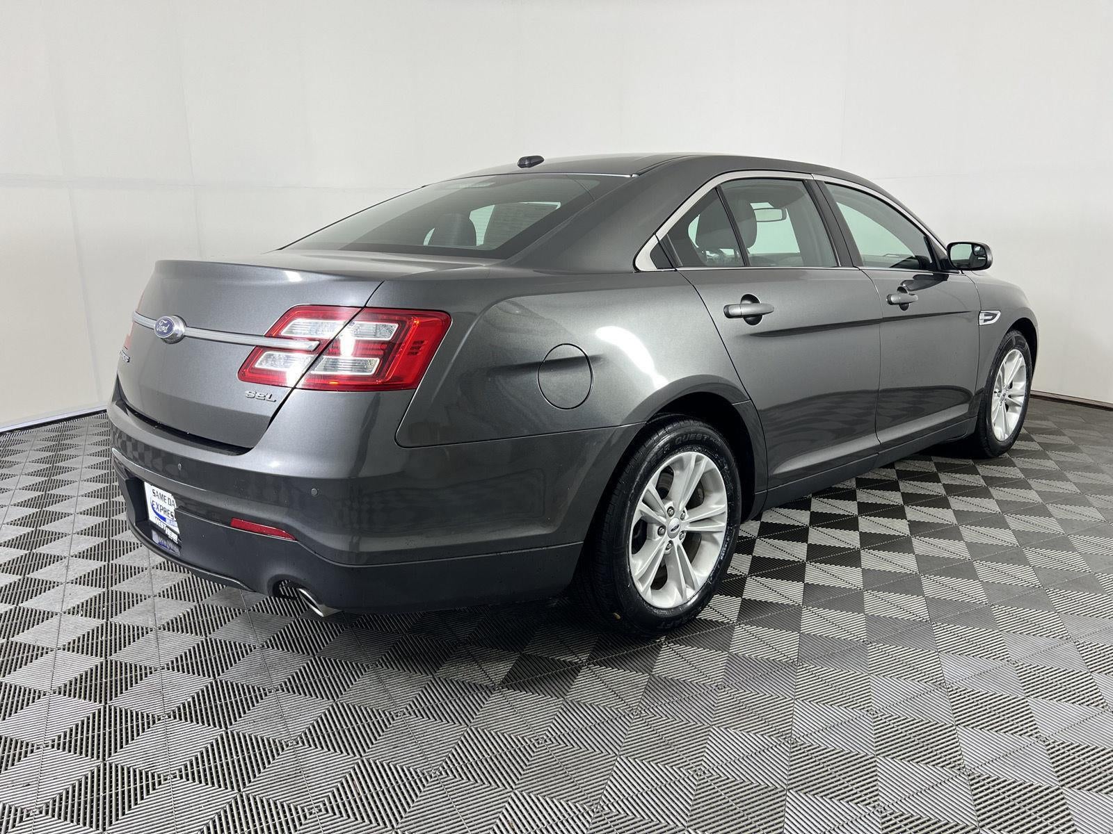 2018 Ford Taurus SEL