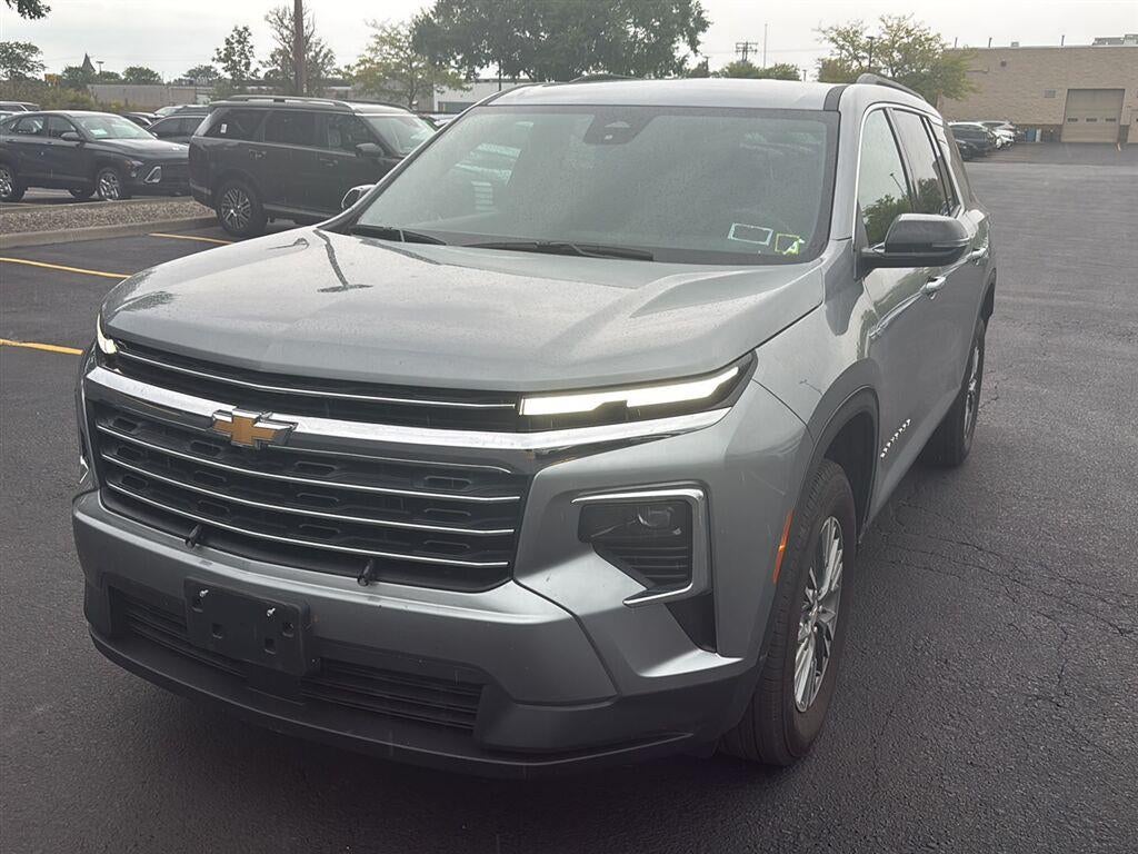 2026 Chevrolet Traverse FWD LT