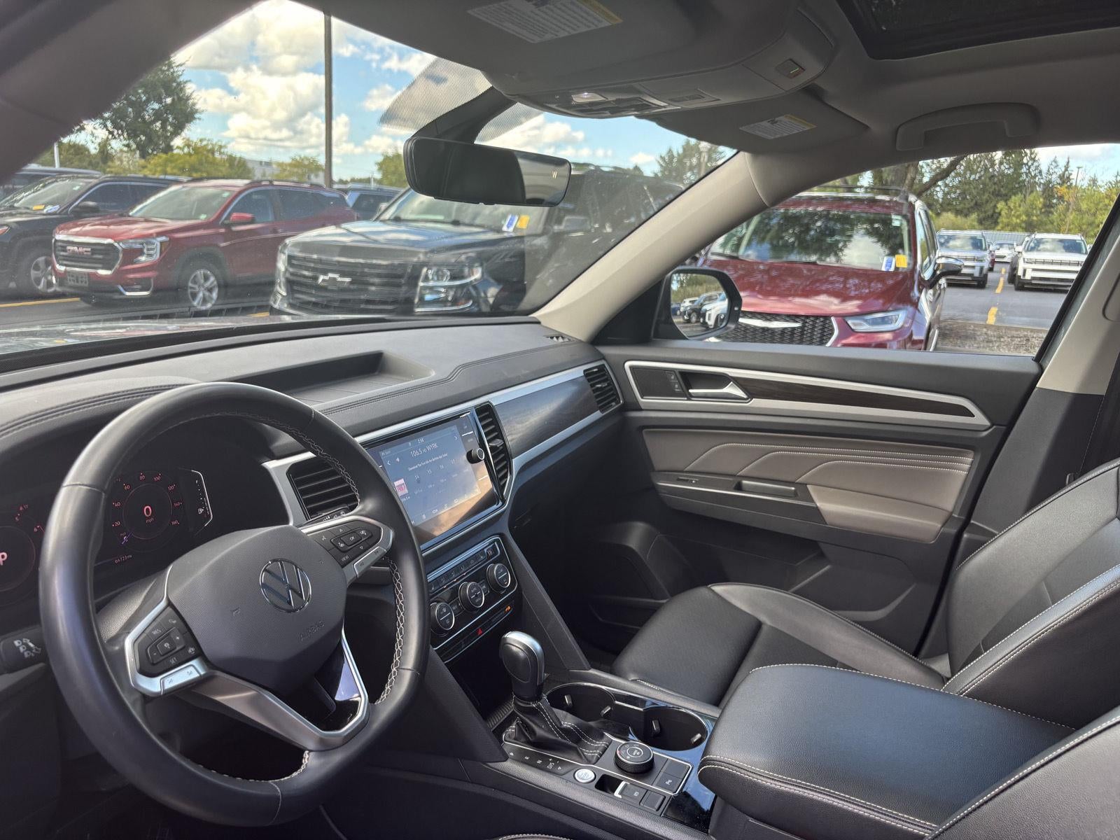 2022 Volkswagen Atlas 2.0T SE w/Technology