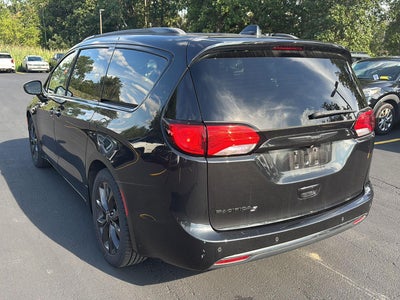 2020 Chrysler Pacifica Touring L