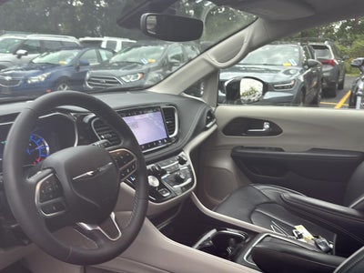 2023 Chrysler Pacifica Hybrid Limited