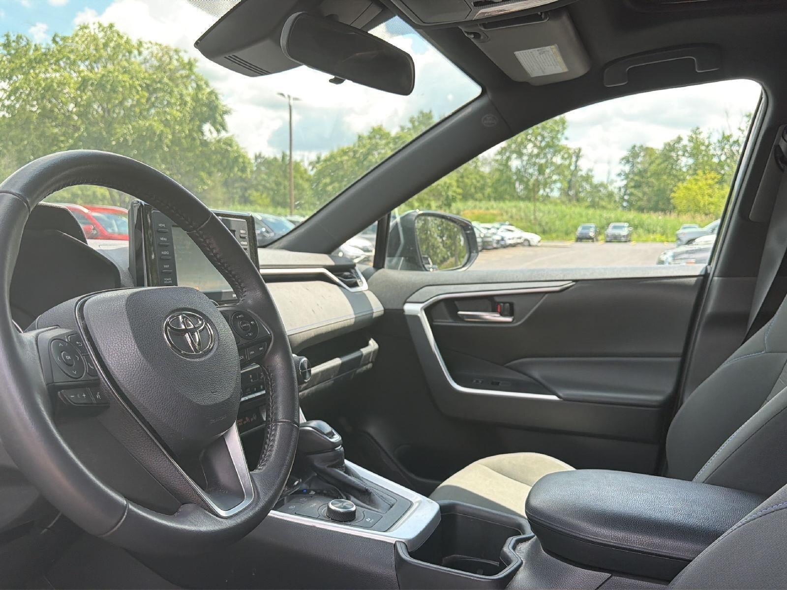 2022 Toyota RAV4 Hybrid SE