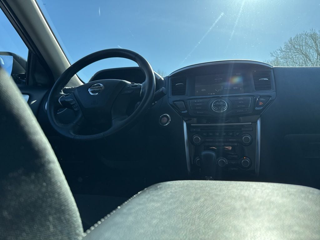 2019 Nissan Pathfinder SV
