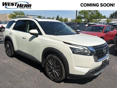 2023 Nissan Pathfinder SL