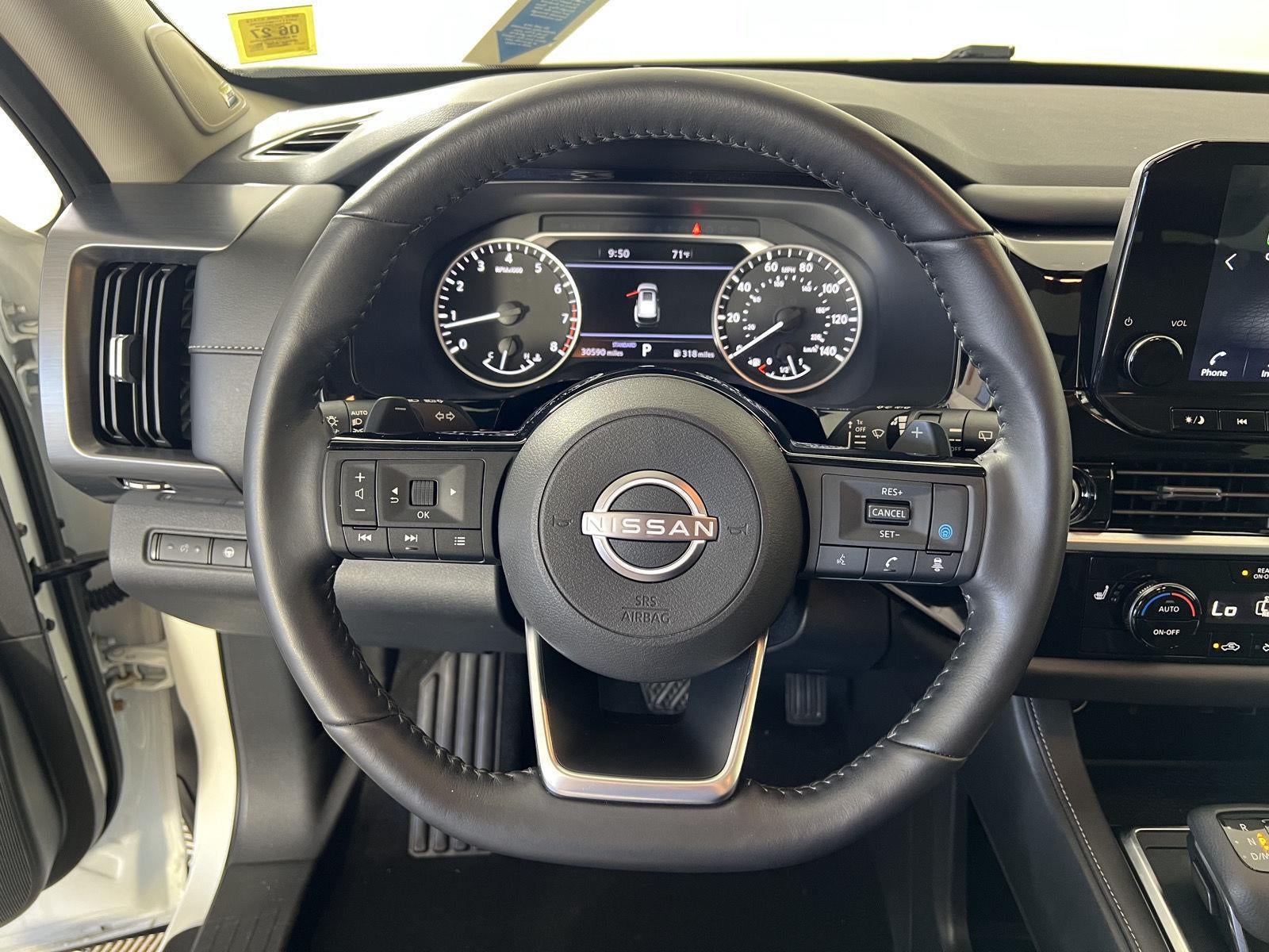 2023 Nissan Pathfinder SL