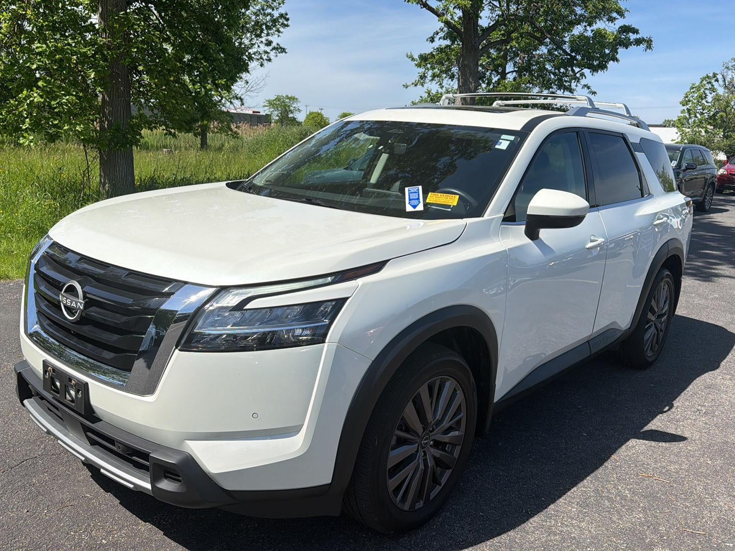 2023 Nissan Pathfinder SL
