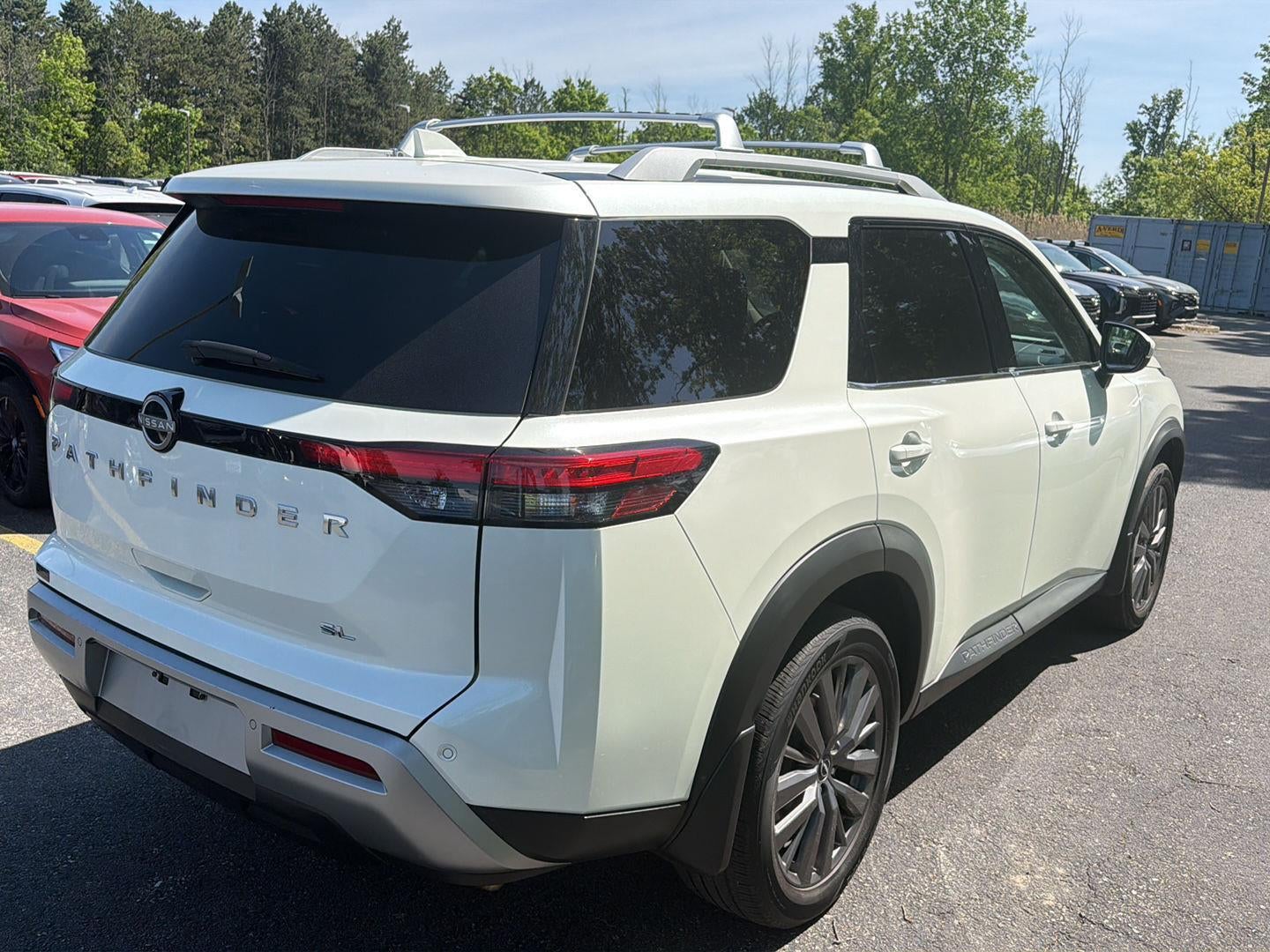 2023 Nissan Pathfinder SL
