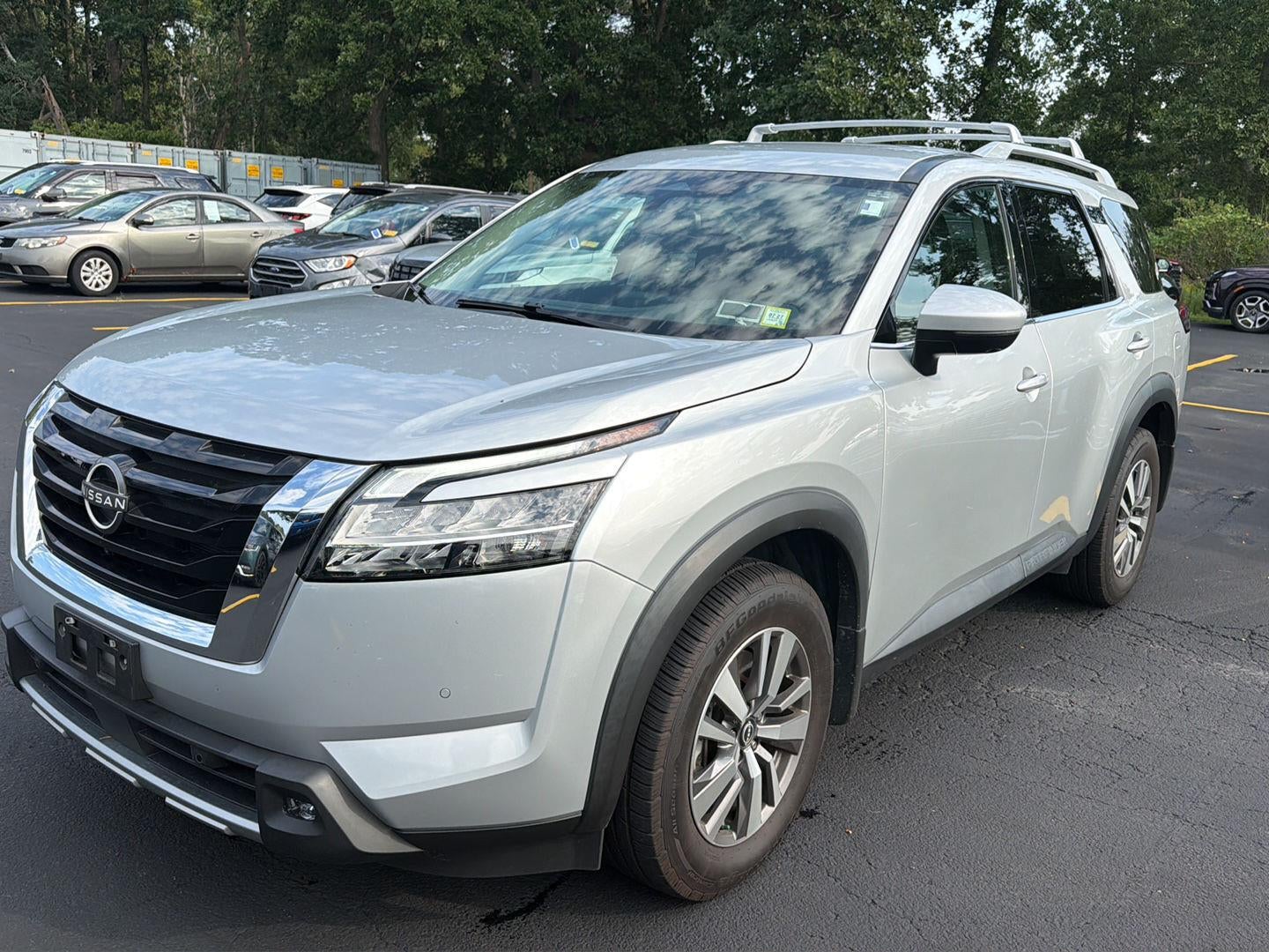 2022 Nissan Pathfinder SL