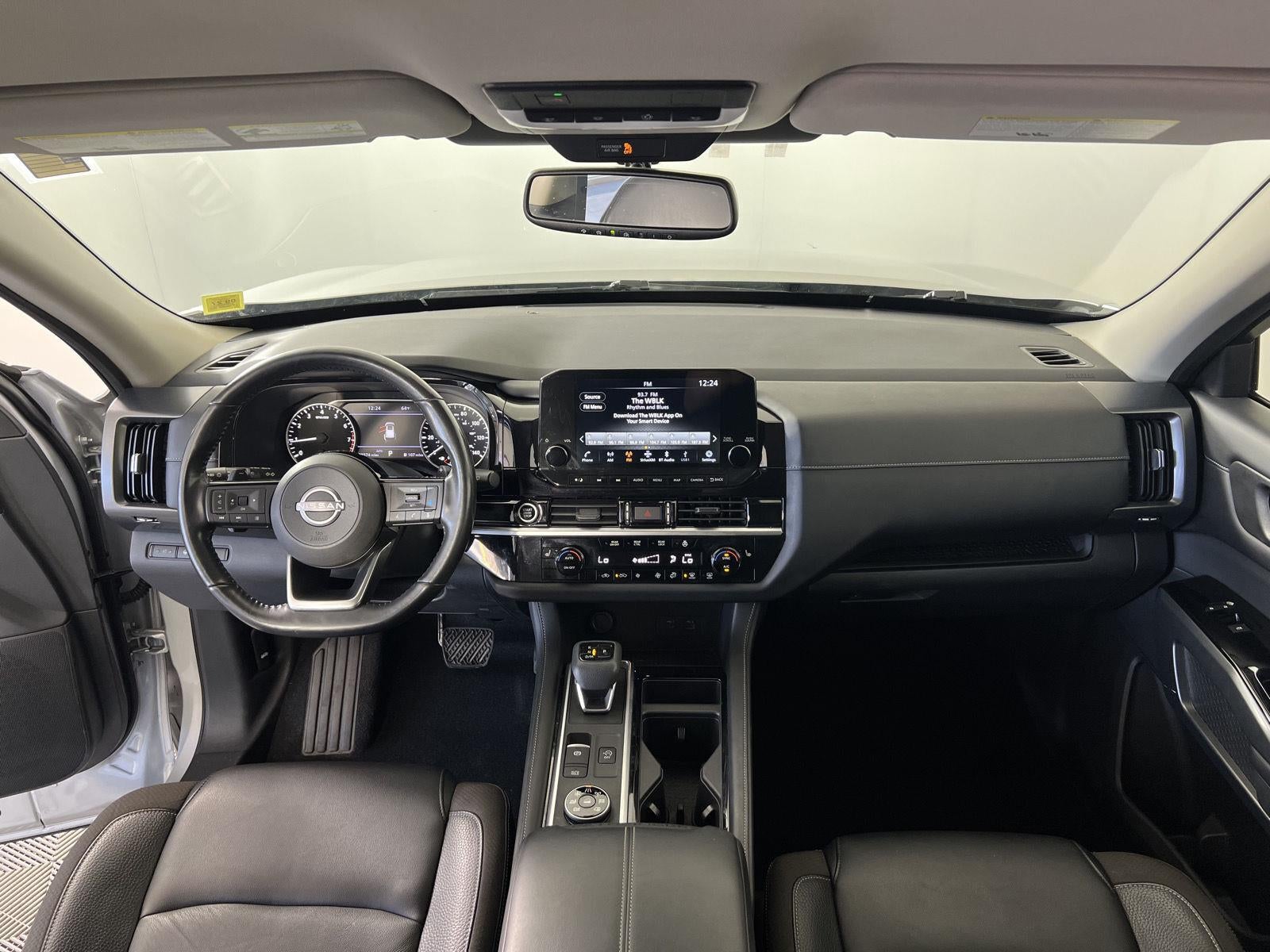2022 Nissan Pathfinder SL