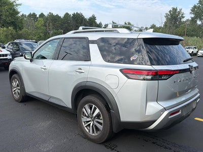 2022 Nissan Pathfinder SL