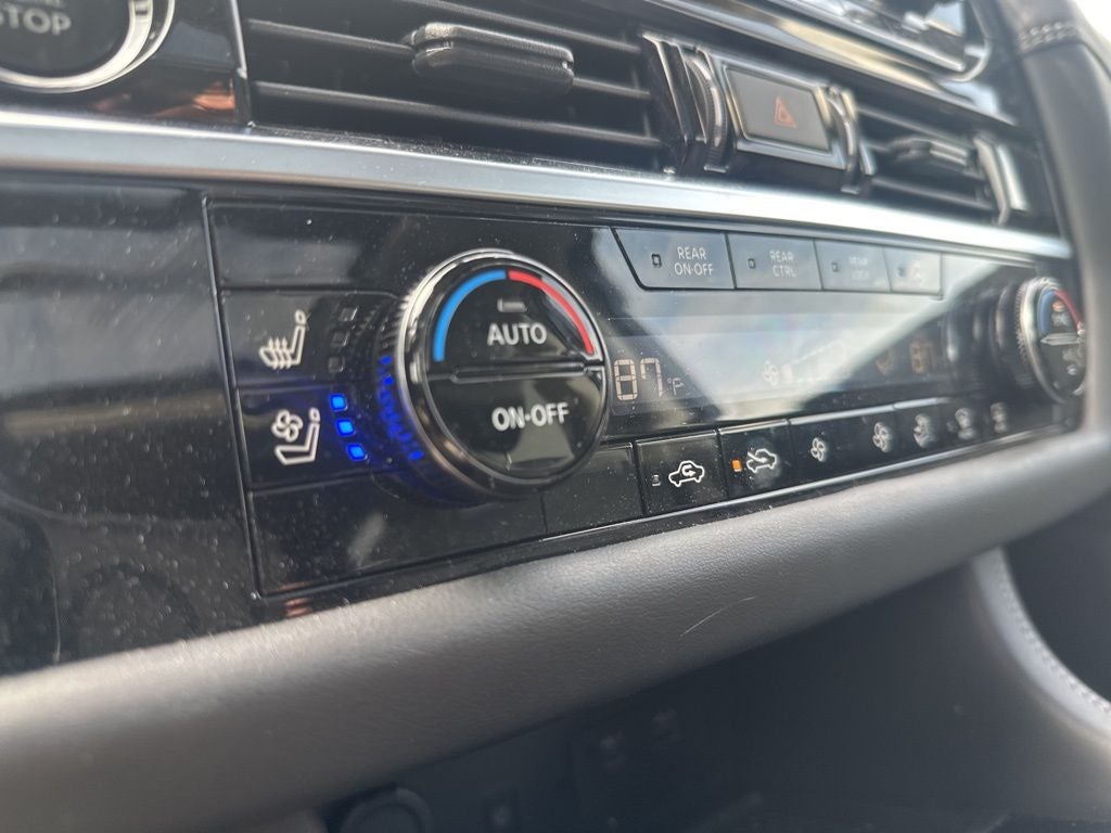 2025 Nissan Pathfinder Platinum