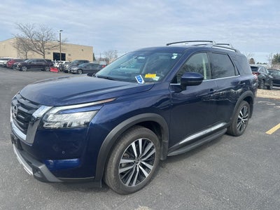 2025 Nissan Pathfinder Platinum