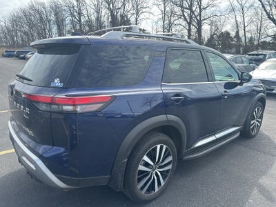 2025 Nissan Pathfinder Platinum