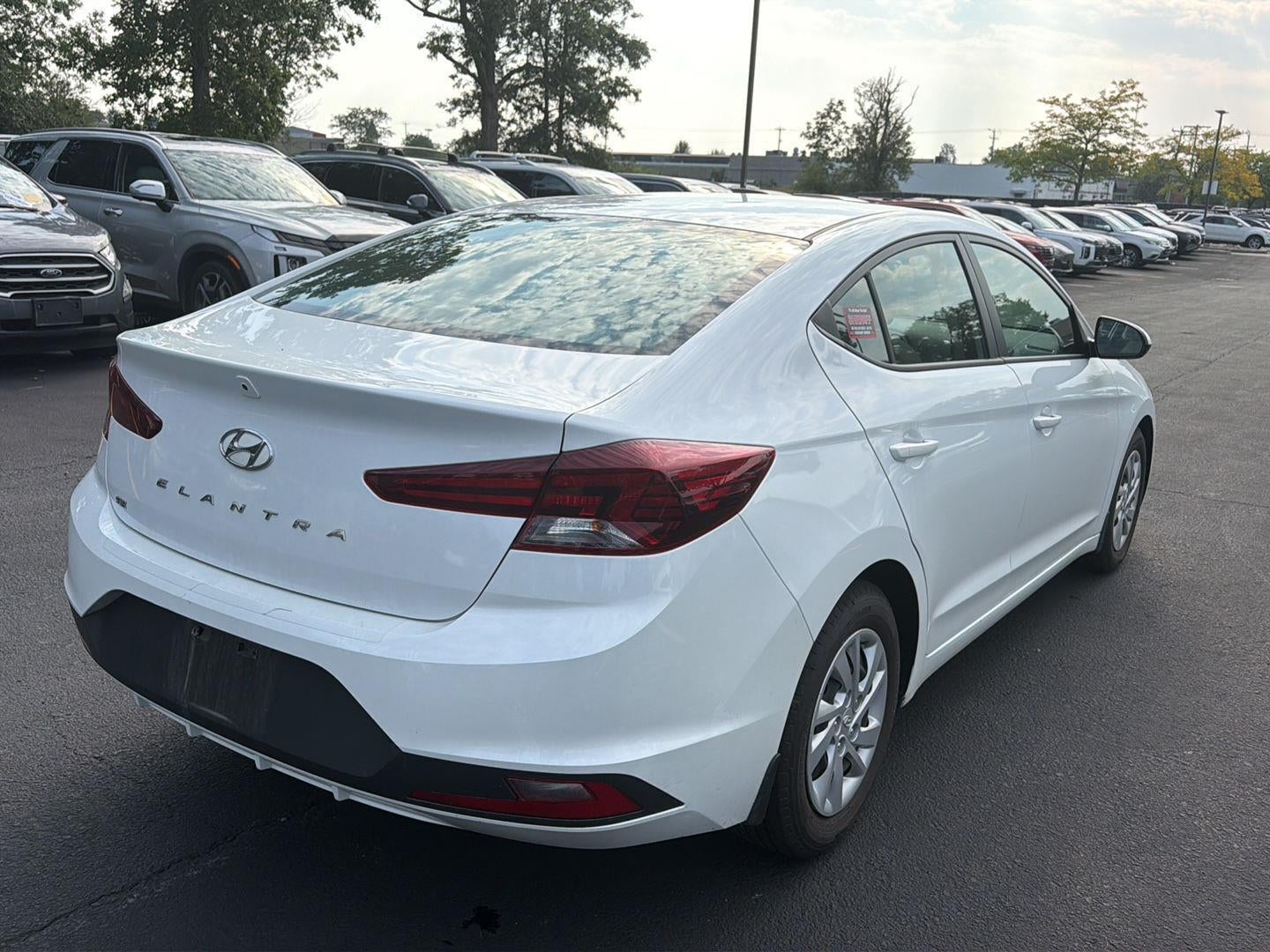 2020 Hyundai ELANTRA SE