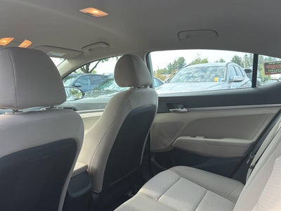 2020 Hyundai ELANTRA SE