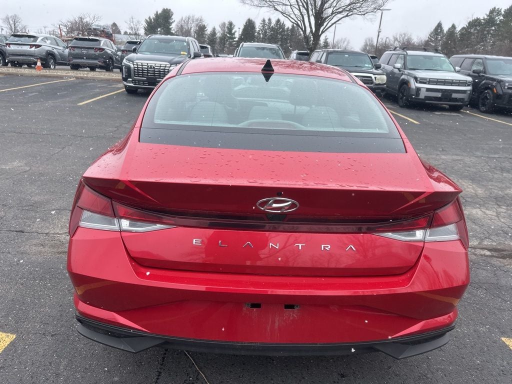 2023 Hyundai ELANTRA SEL