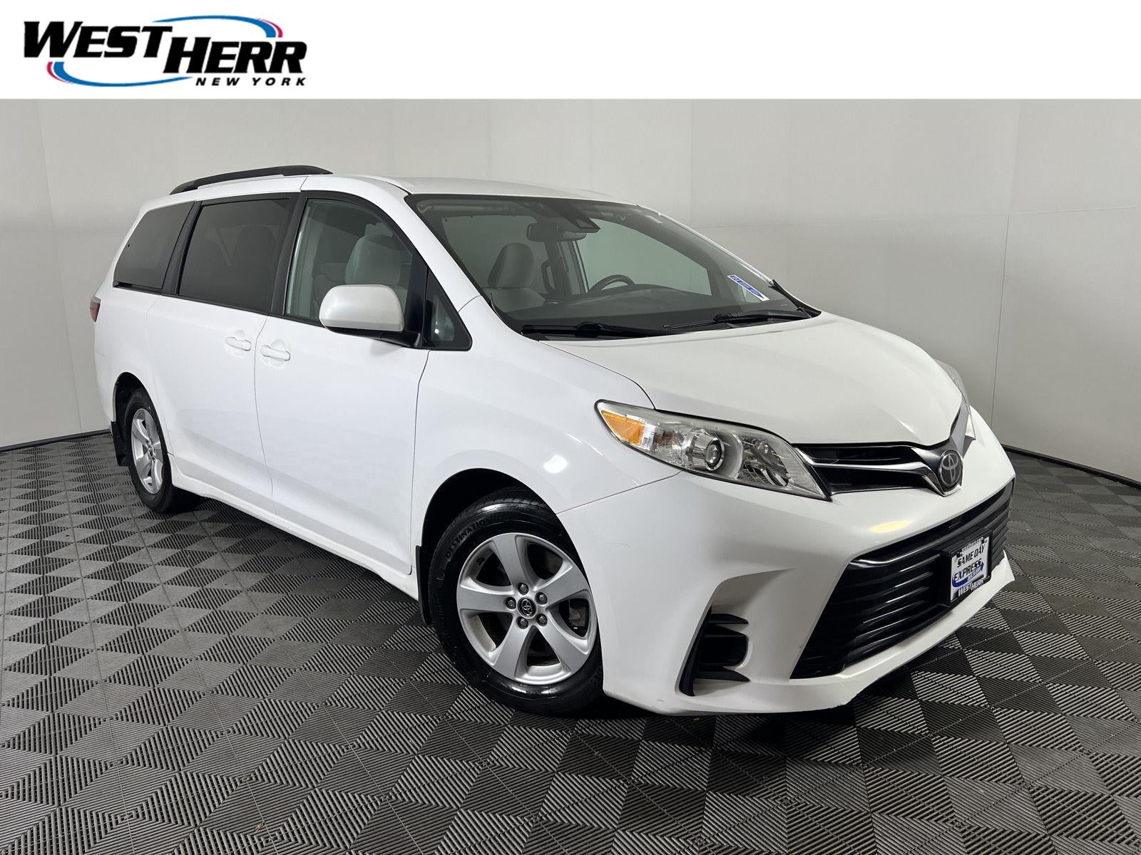 2019 Toyota Sienna LE 8-Passenger