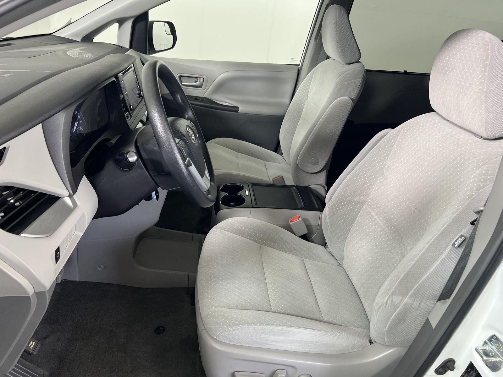 2019 Toyota Sienna LE 8-Passenger