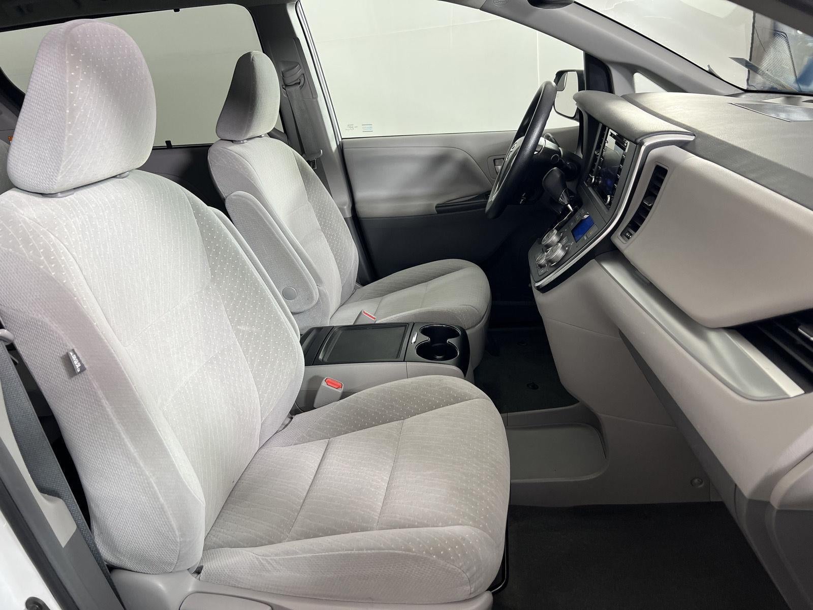 2019 Toyota Sienna LE 8-Passenger