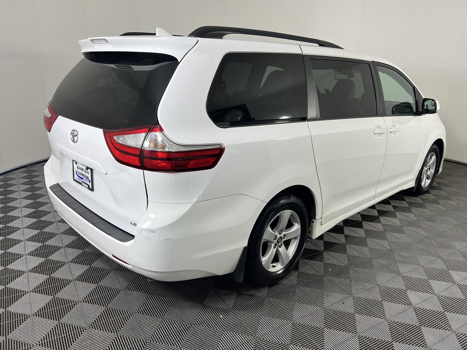 2019 Toyota Sienna LE 8-Passenger
