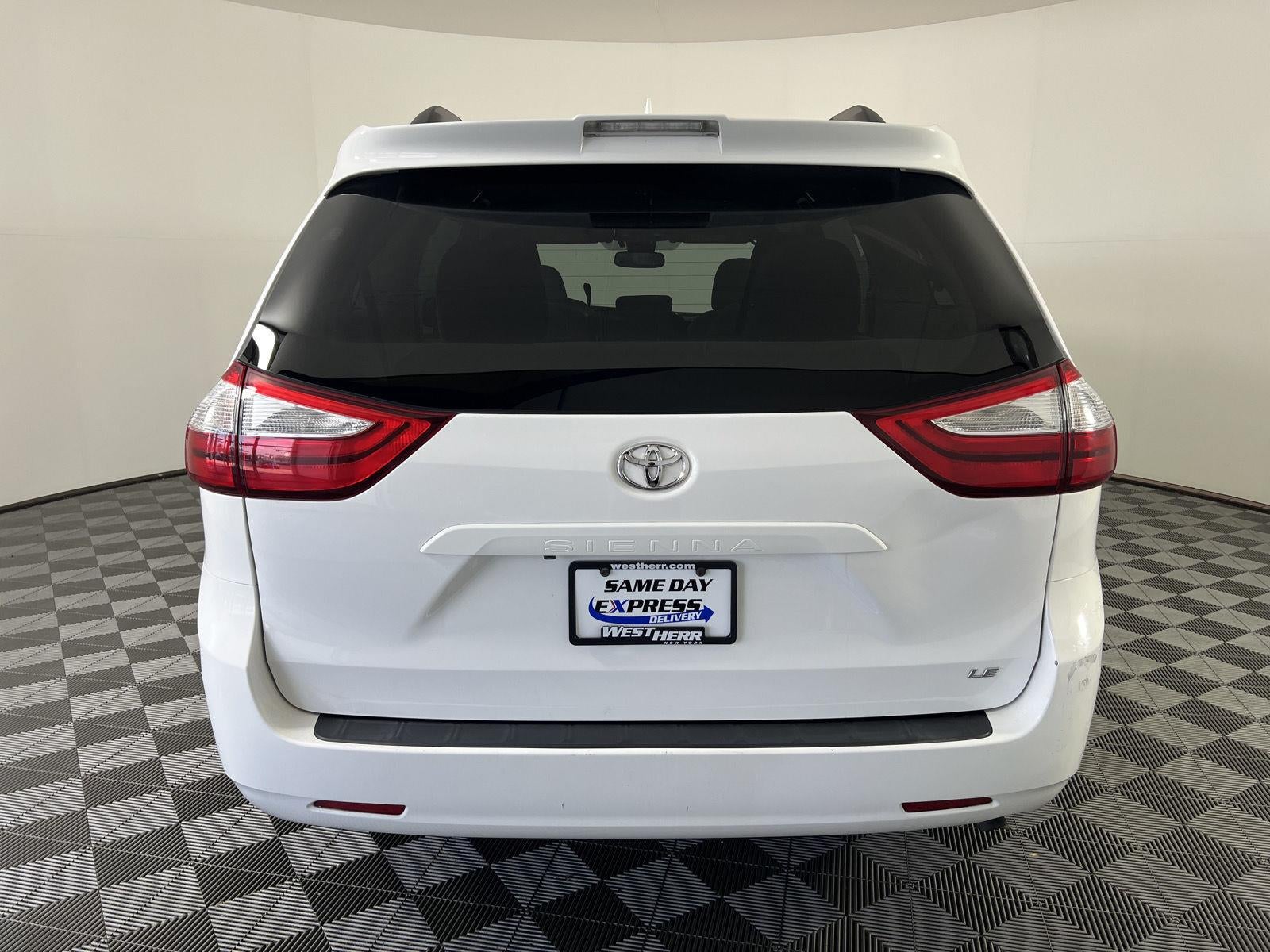 2019 Toyota Sienna LE 8-Passenger