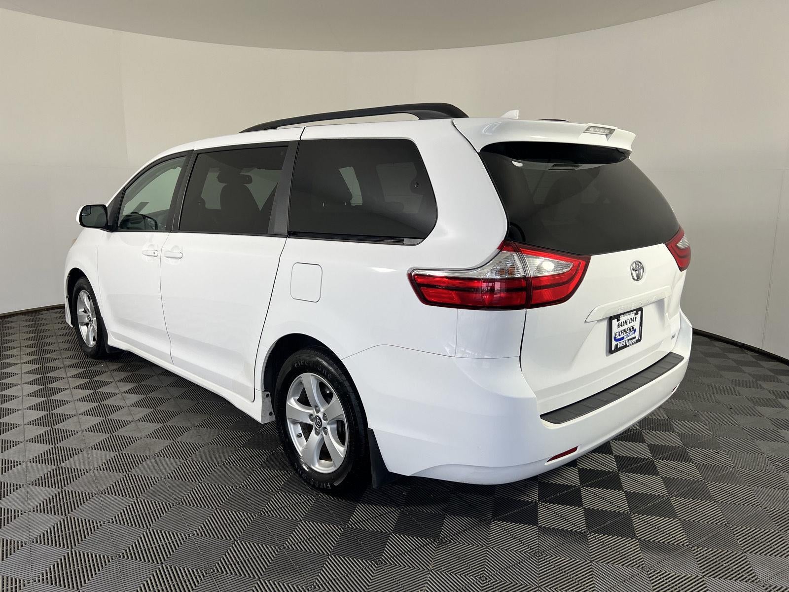 2019 Toyota Sienna LE 8-Passenger