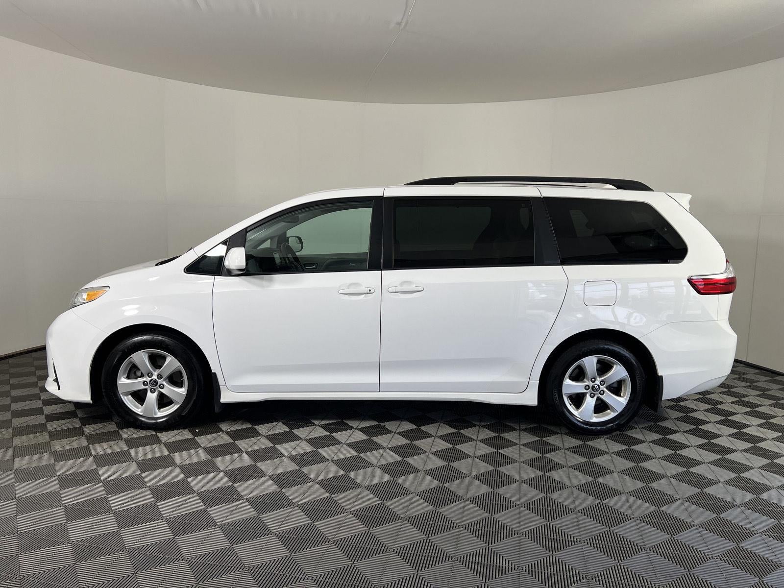 2019 Toyota Sienna LE 8-Passenger
