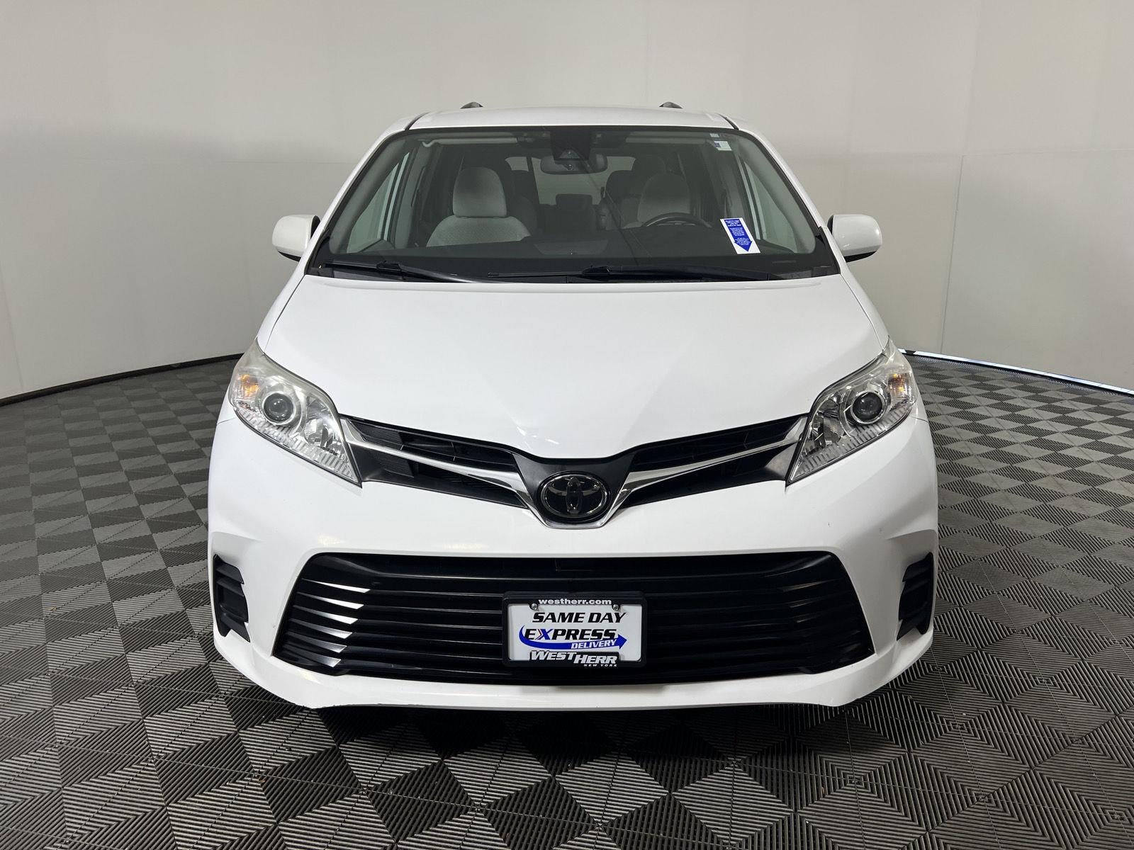 2019 Toyota Sienna LE 8-Passenger