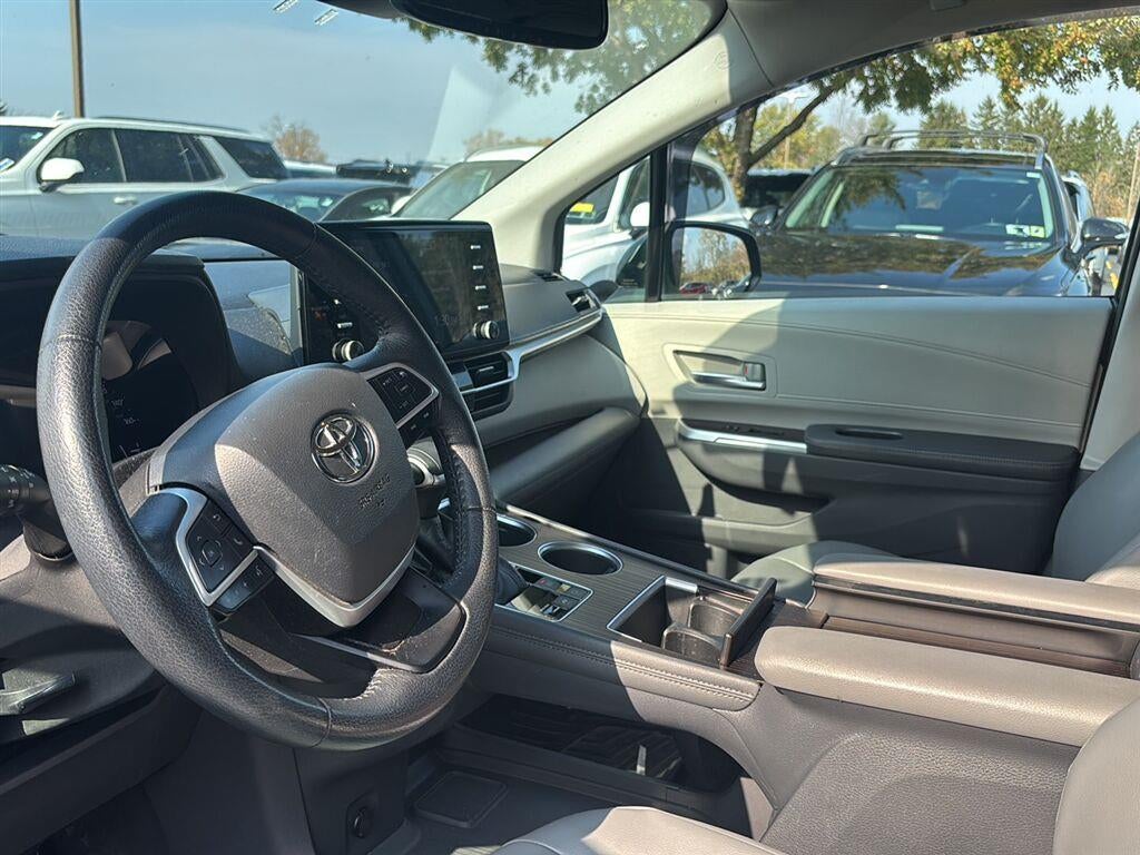 2021 Toyota Sienna XLE 7-Passenger