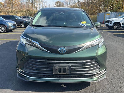 2021 Toyota Sienna XLE 7-Passenger