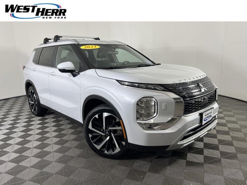 2023 Mitsubishi Outlander SE