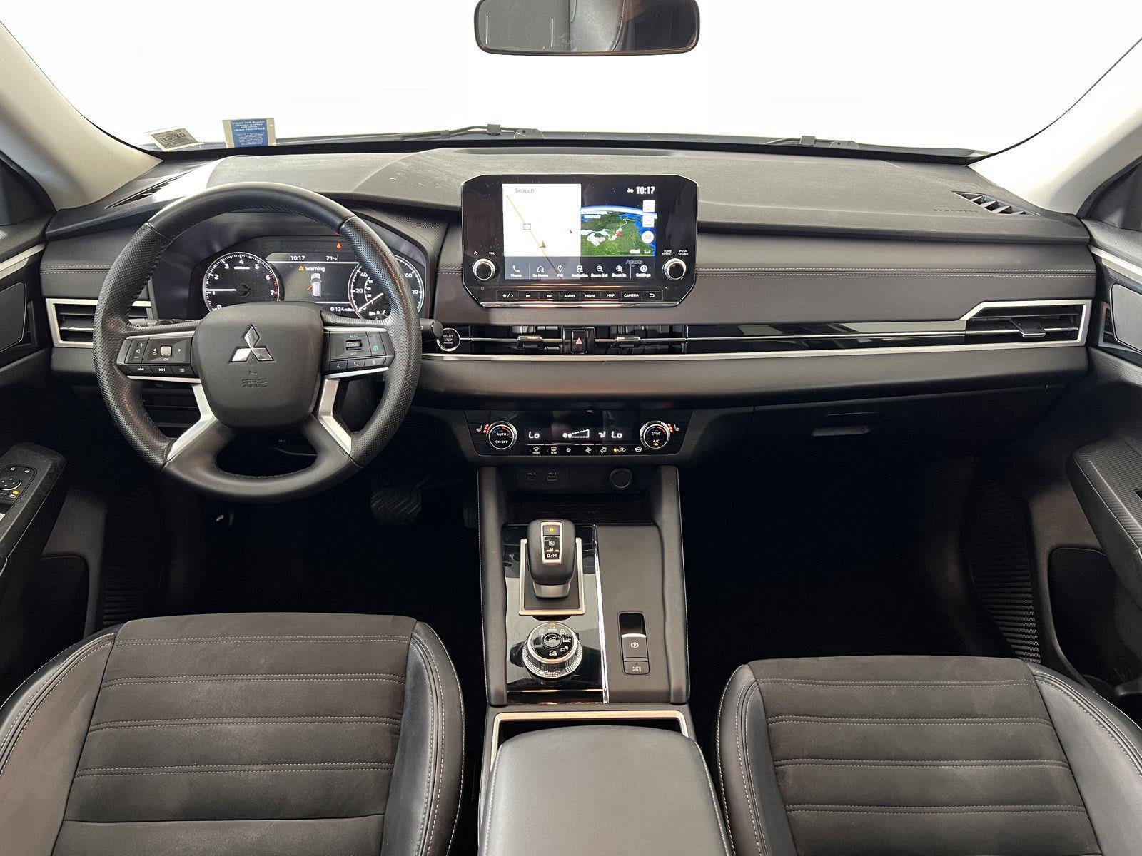 2023 Mitsubishi Outlander SE