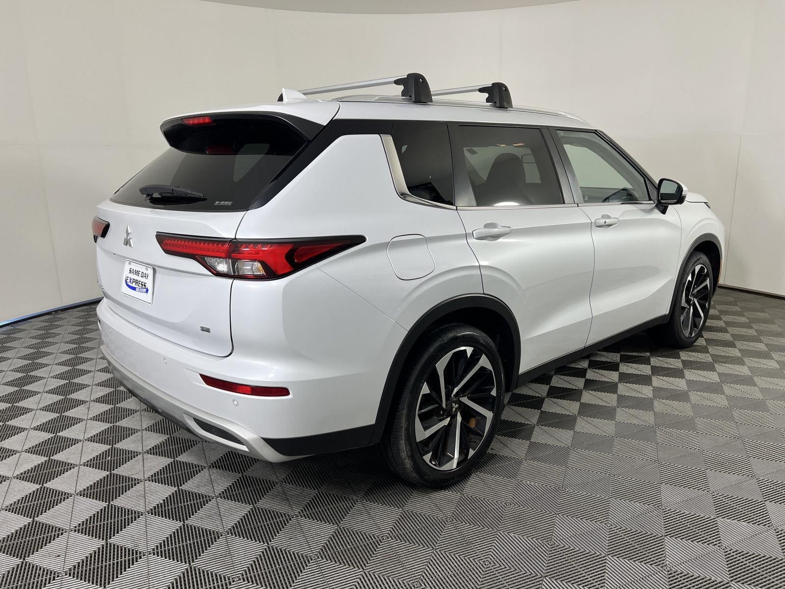 2023 Mitsubishi Outlander SE