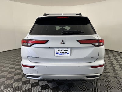 2023 Mitsubishi Outlander SE