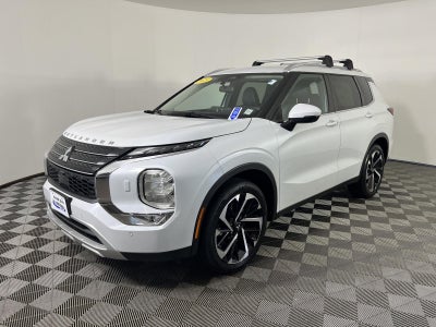 2023 Mitsubishi Outlander SE