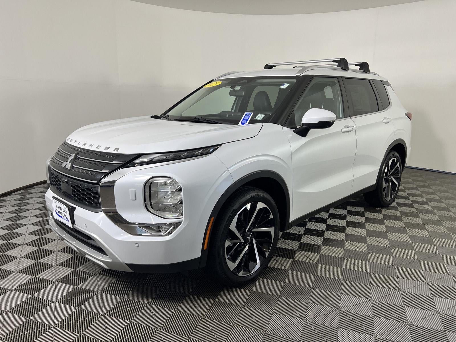 2023 Mitsubishi Outlander SE