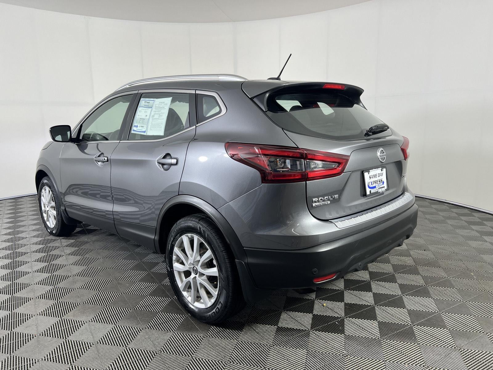 2022 Nissan Rogue Sport SV