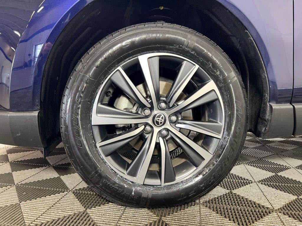 2024 Toyota Venza LE