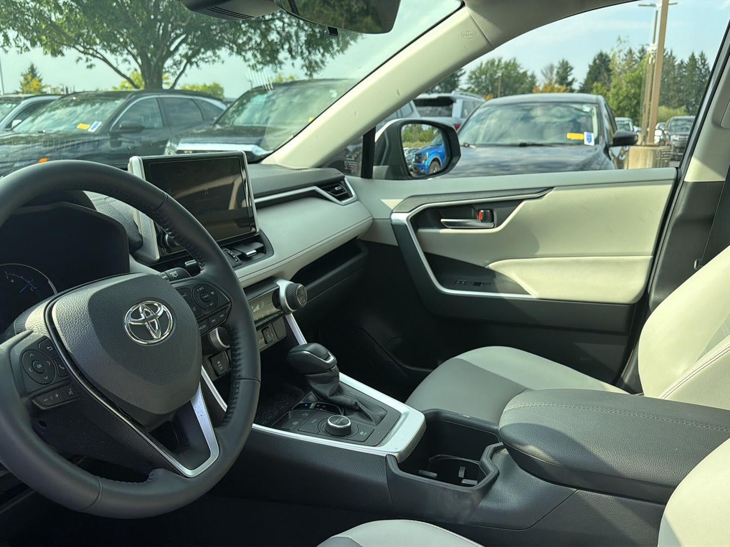 2024 Toyota Rav4 Hybrid XLE Premium